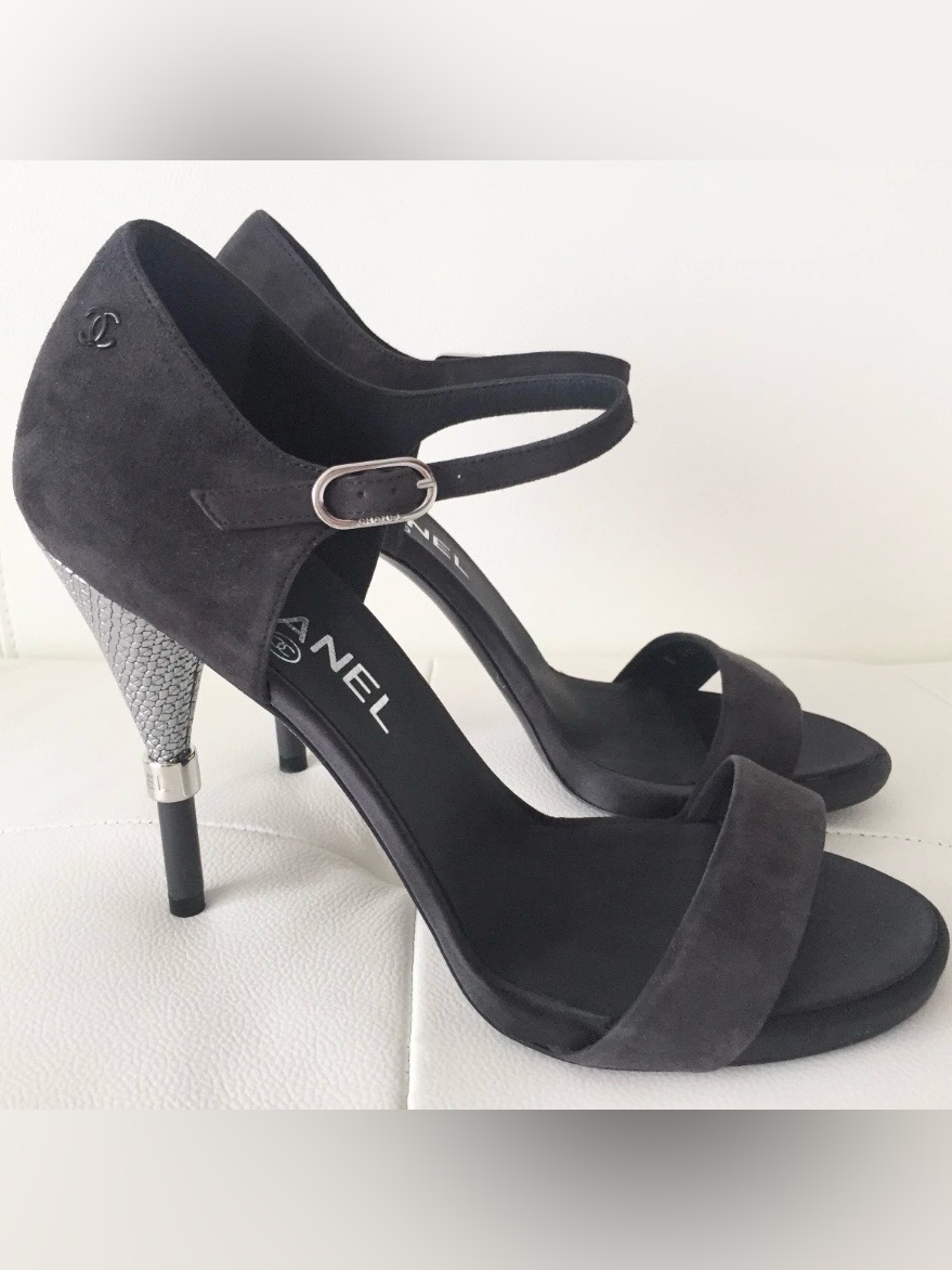 $1.5k Chanel Gorgeous Gray Suede Leather Sandals Silver Heels Shoes Sz 35.5 New